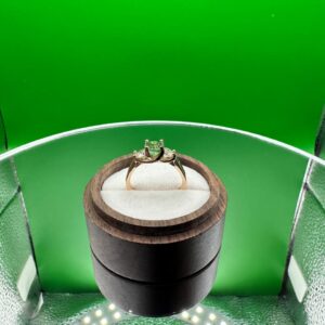 Каблучка з демантоїдом 17.5