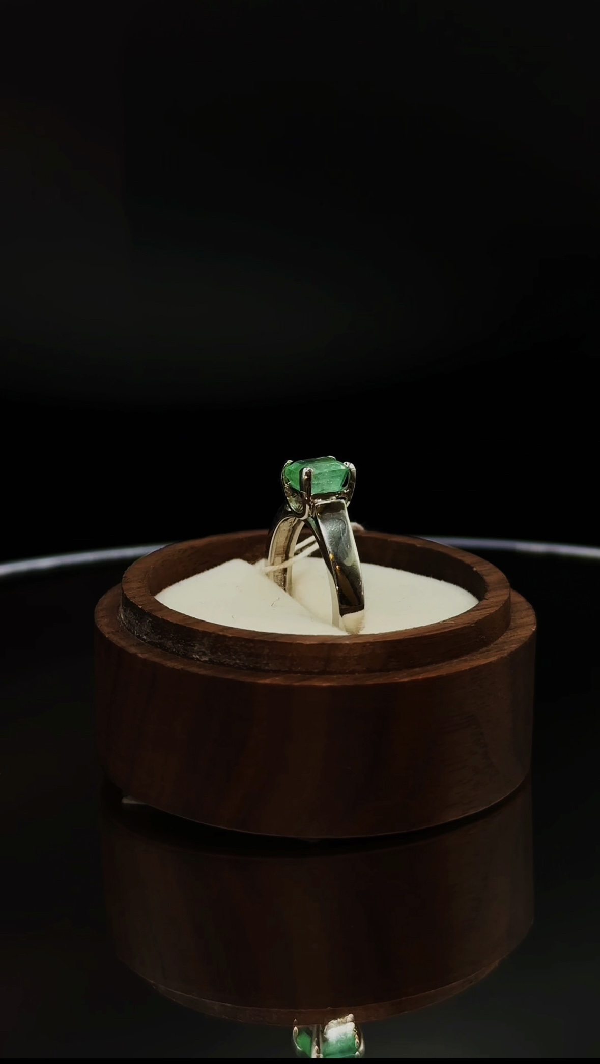 Каблучка з Смарагдом 17.5