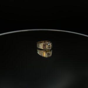 Антикварна золота каблучка (1950-1965 рр.) з білим сапфіром  20,5