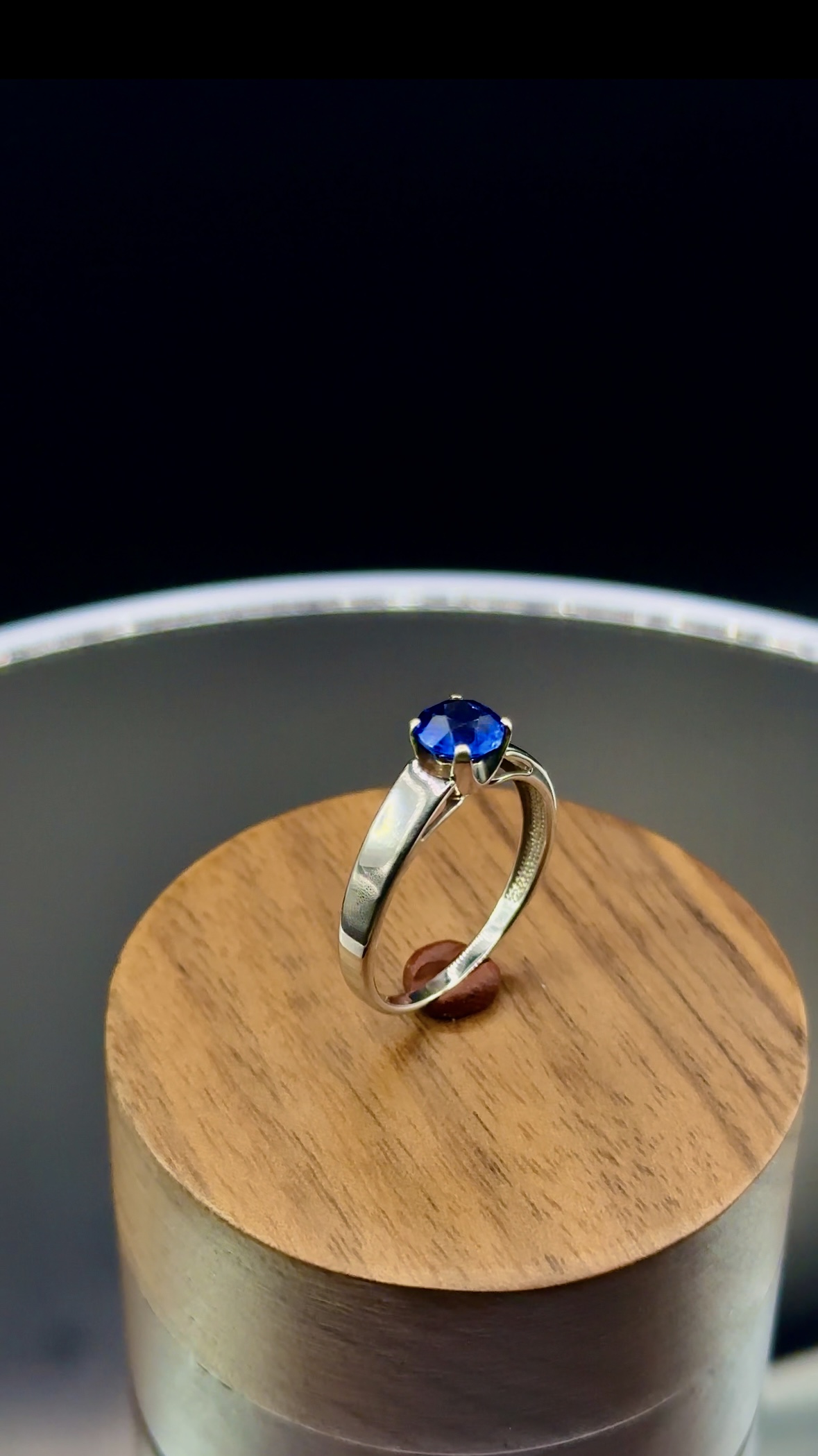 Золота каблучка з сапфіром Royal Blue 17.5 - Зображення 3