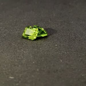 Пара хризолітів (перідотів) ідеальної якості – 4,80 карата