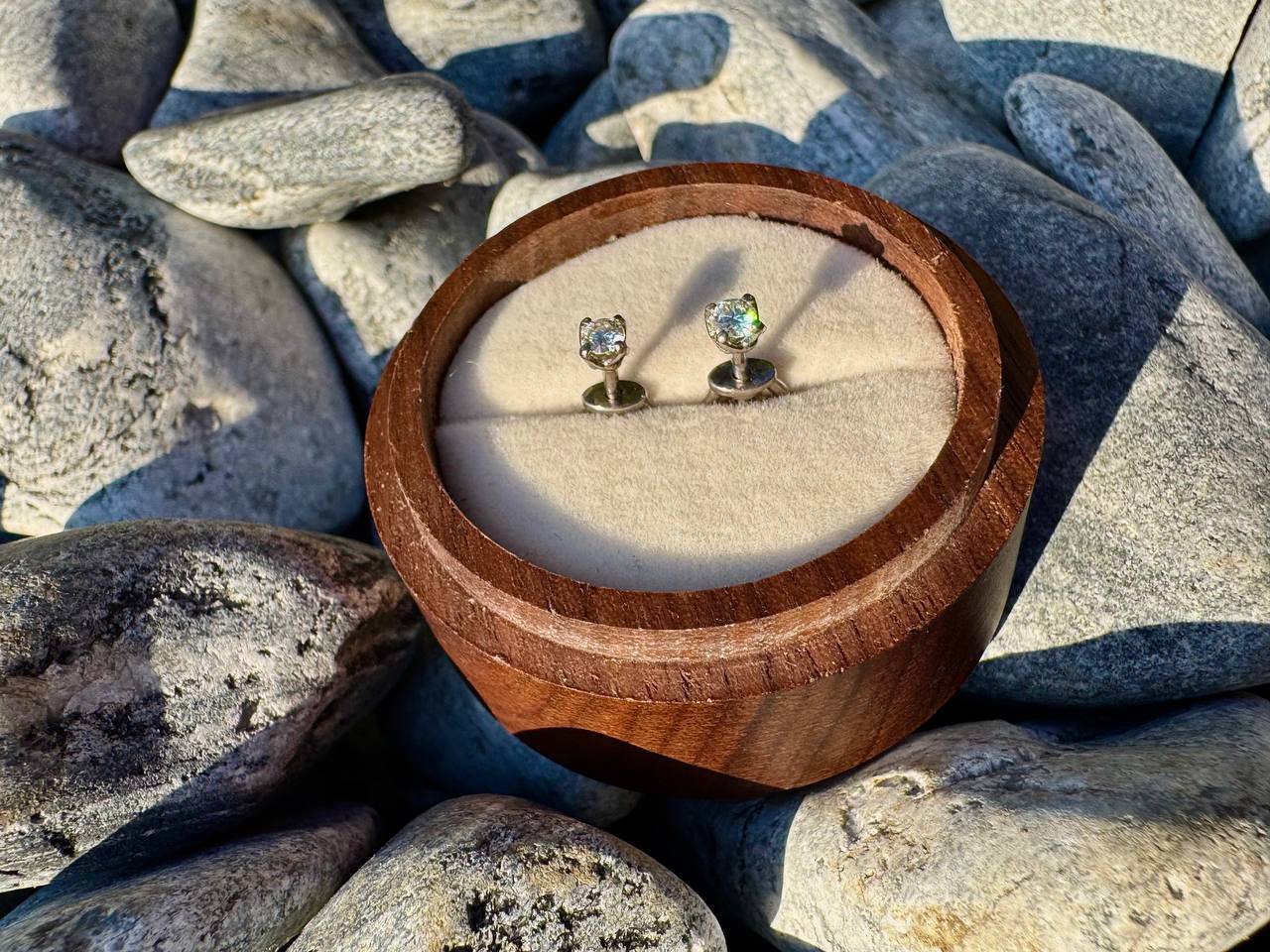 Елегантні золоті сережки з діамантами 💎 - Зображення 2