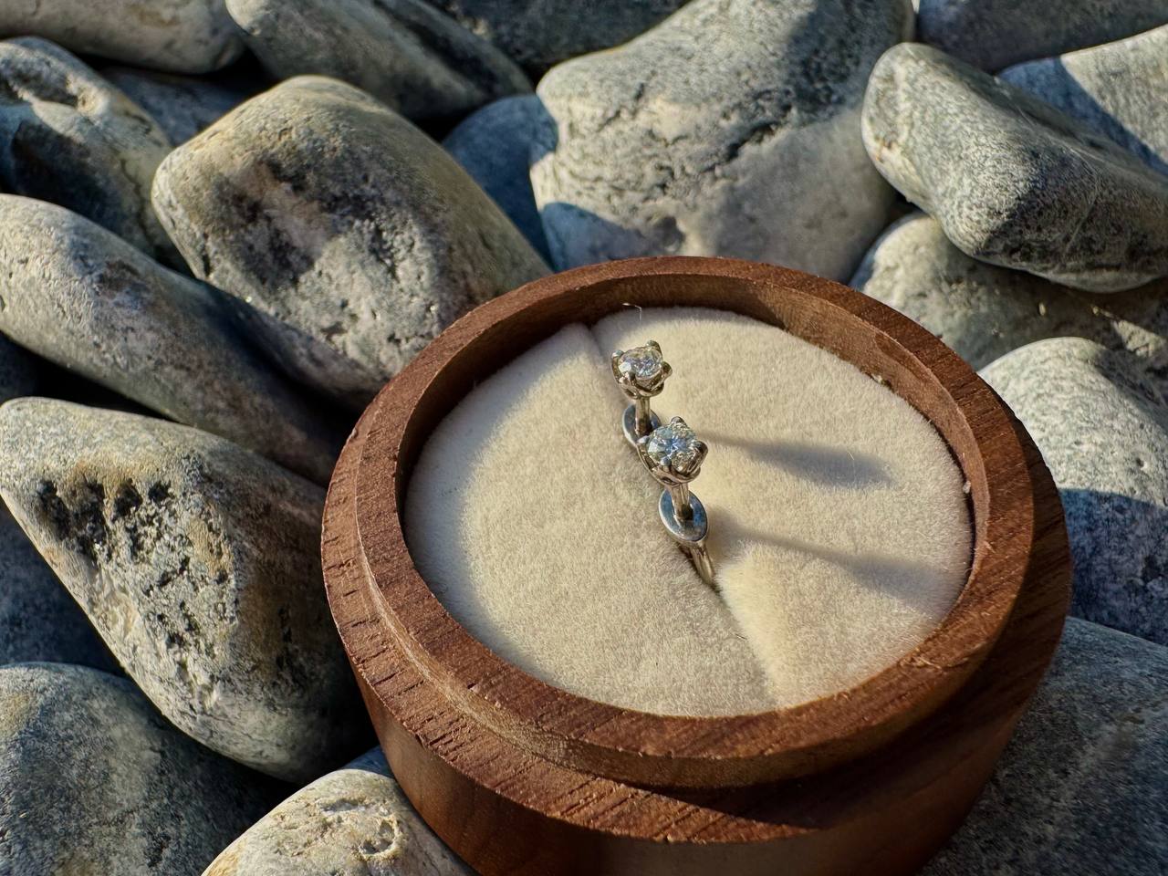 Елегантні золоті сережки з діамантами 💎 - Зображення 3