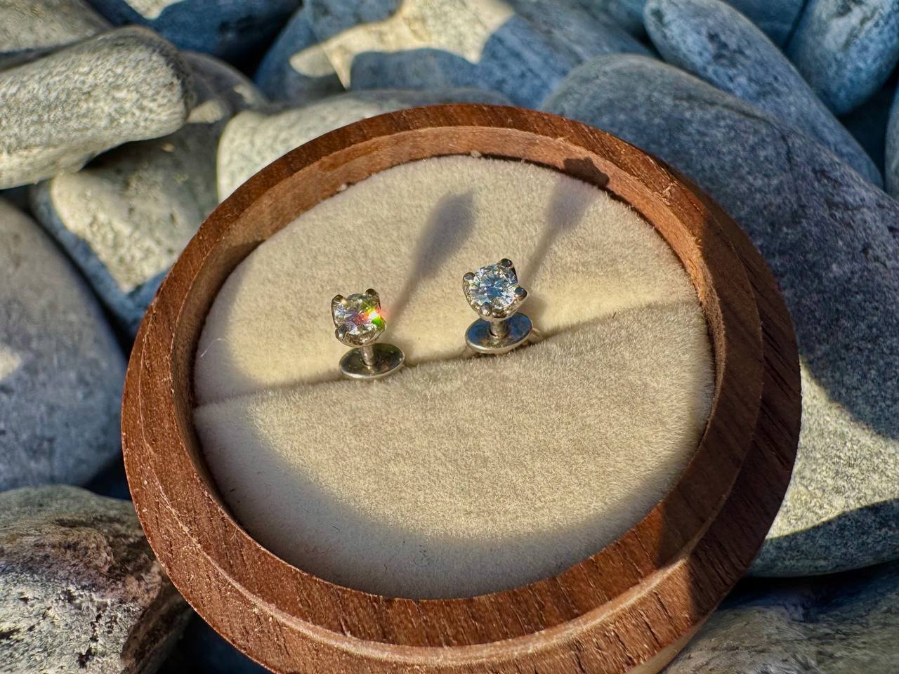 Елегантні золоті сережки з діамантами 💎