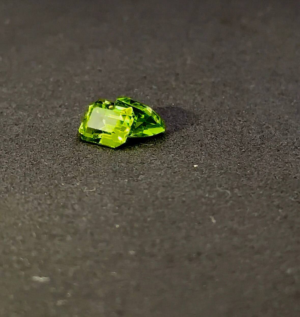 Пара хризолітів (перідотів) ідеальної якості – 4,80 карата - Зображення 3