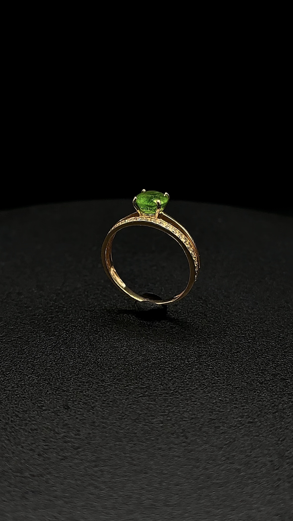 каблучка з цаворітом 17.8r - Зображення 2