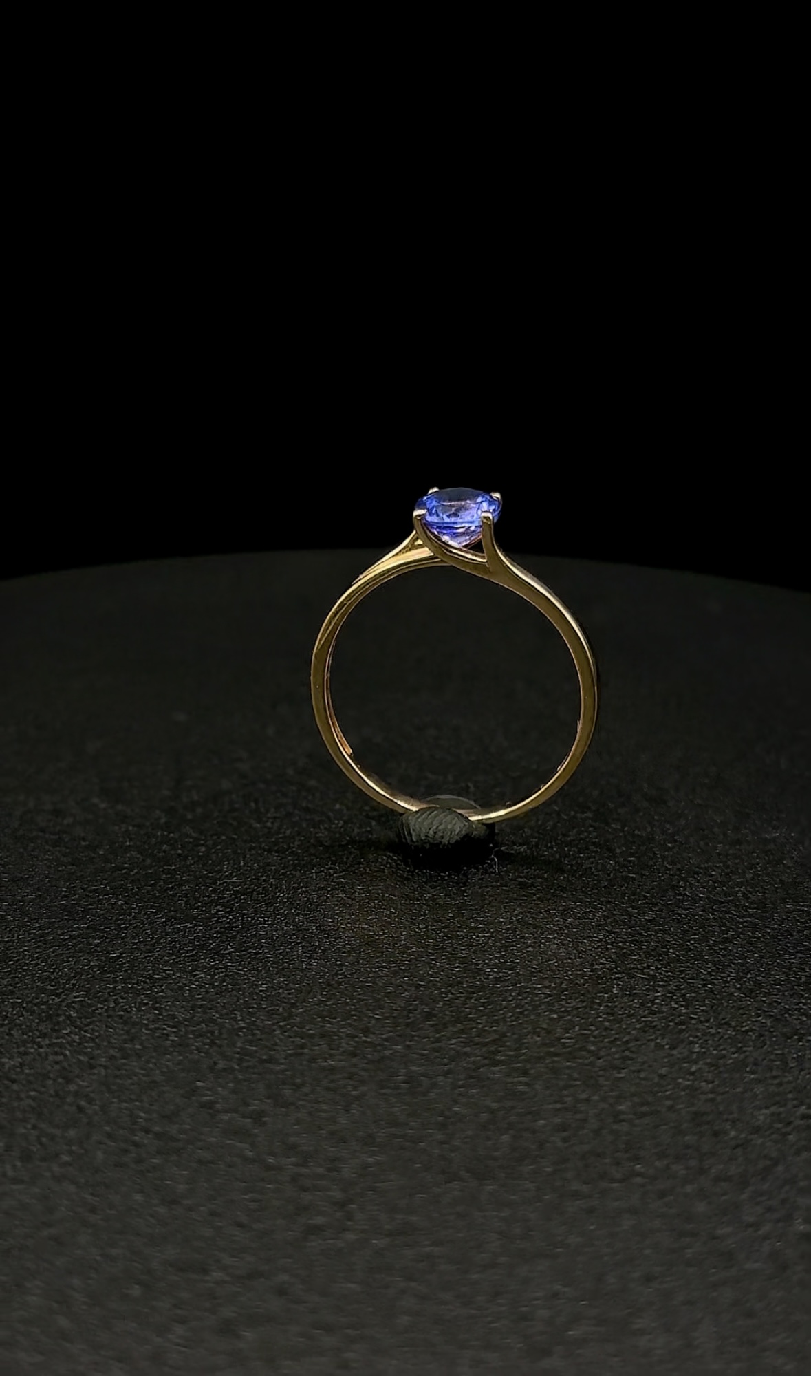 Каблучка з танзанітом 18R