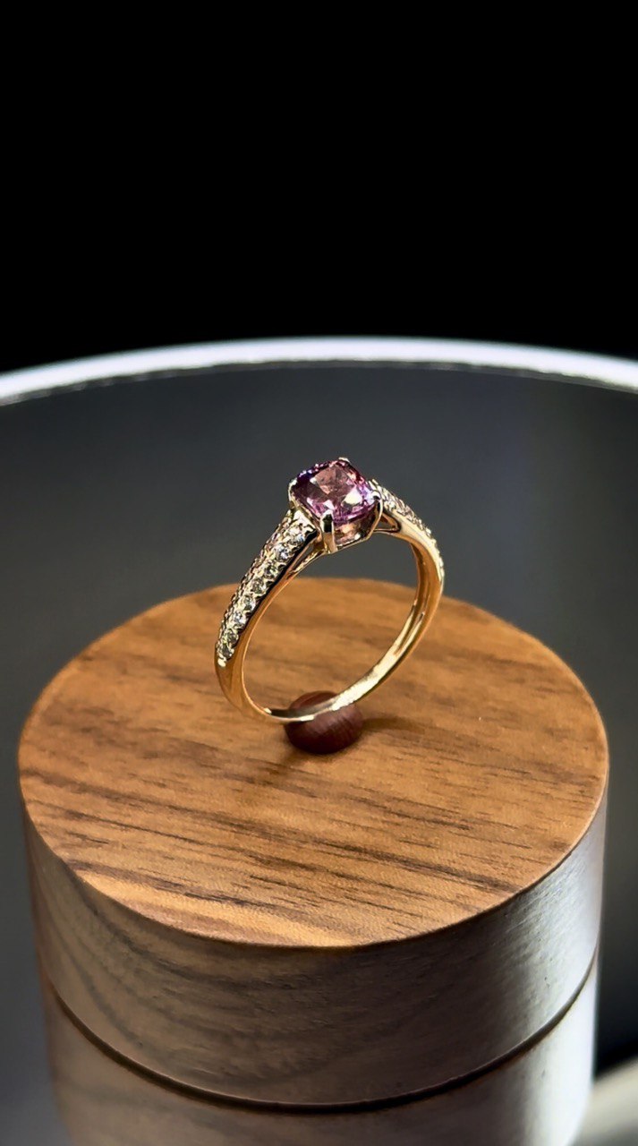 Золота каблучка з шпінеллю 18r - Зображення 2