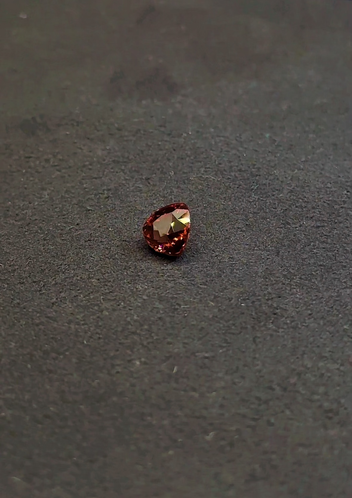 Натуральний Циркон “Трилон” — 3,30 ct