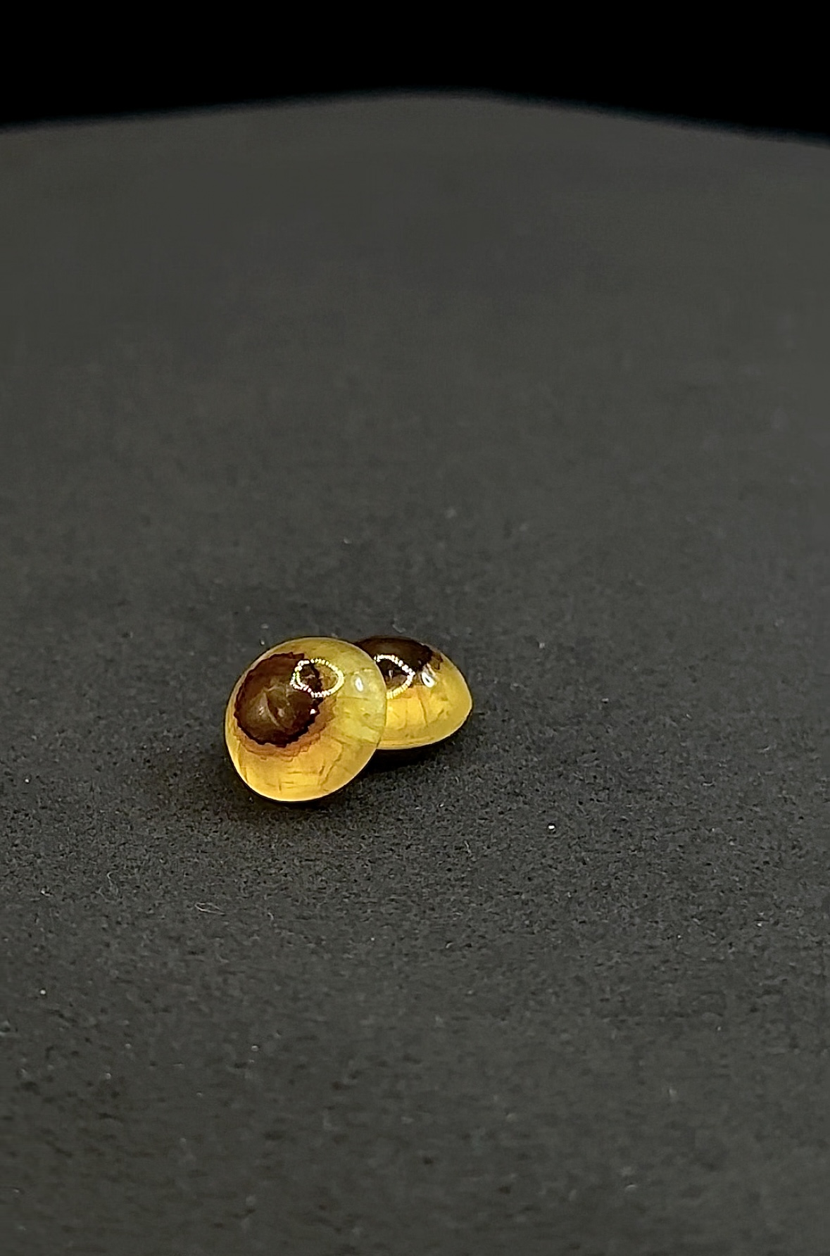 натуральний Кальцит кабошони з візерунком “око” 7.30сt