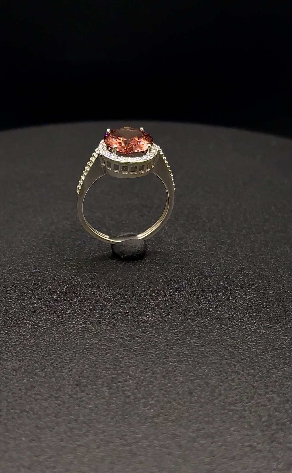 Каблучка з натуральним цирконом і фіанітами 16r