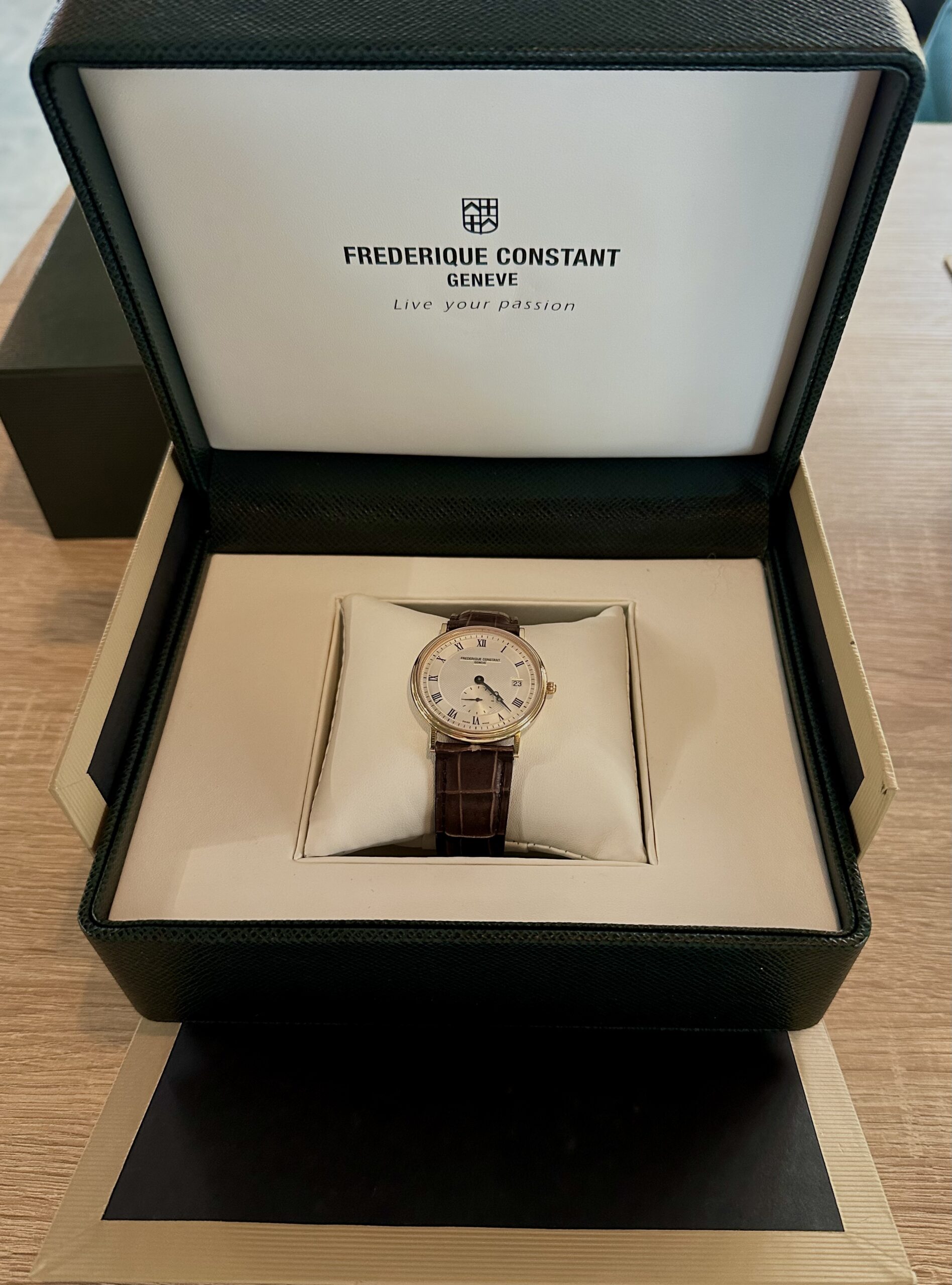 ЧОЛОВІЧІ ГОДИННИКИ FREDERIQUE CONSTANT FC-245M4S9