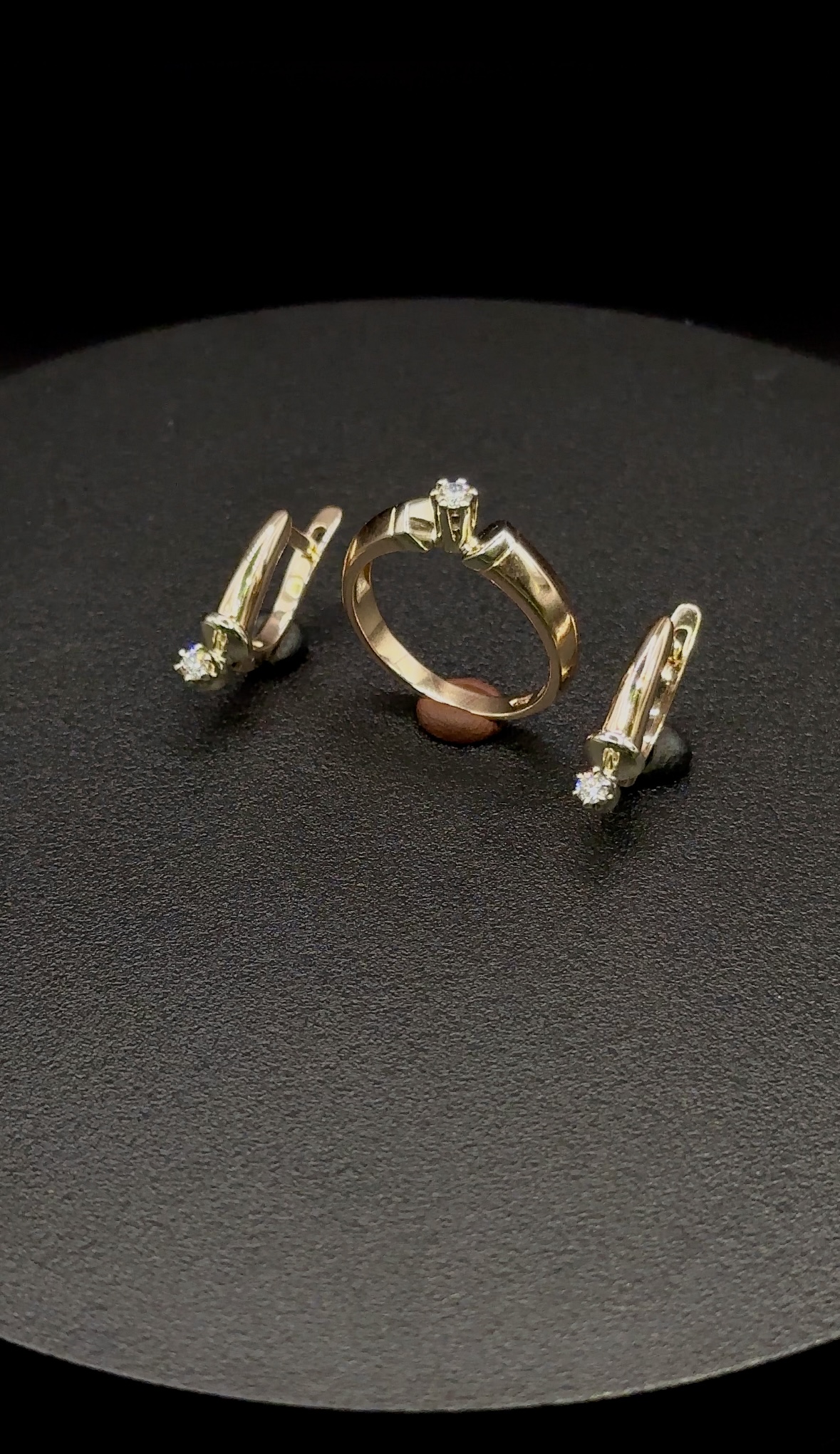 Ювелірний комплект із золота та діамантами 💎